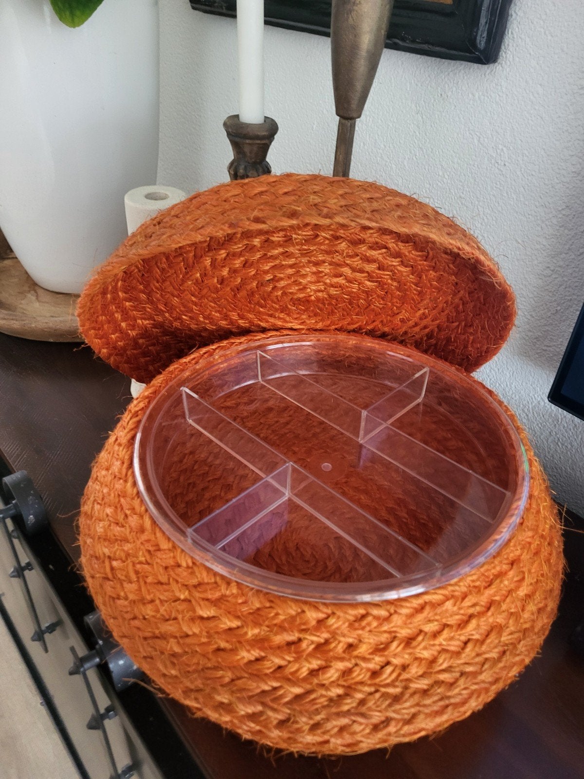 Oranje rieten mand met deksel en vakverdeling, Met deksel, Mand, Rond, Ophalen of Verzenden