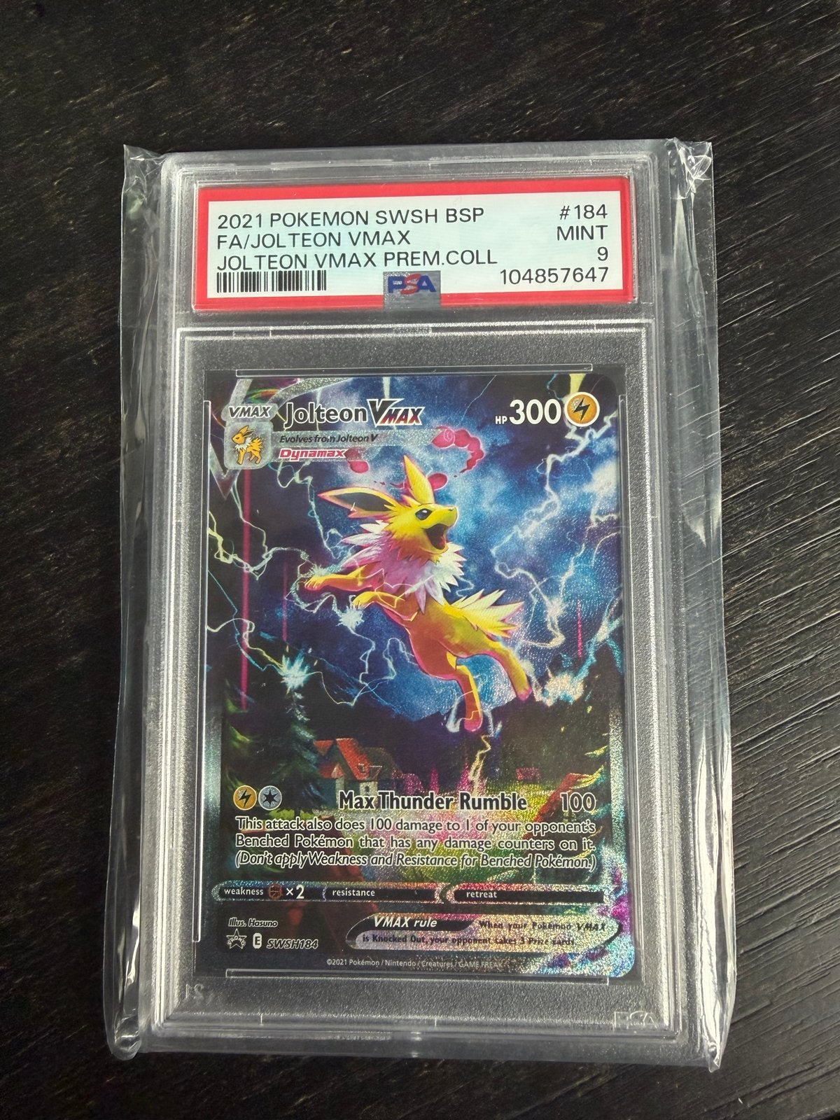 Jolteon VMAX PSA 9 - SWSH184 - Pokemon kaart, Hobby en Vrije tijd, Verzamelkaartspellen | Pokémon, Ophalen of Verzenden, Zo goed als nieuw