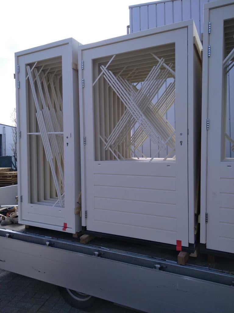 Brede schuurdeur met kozijn, Doe-het-zelf en Verbouw, Nieuw, Ophalen of Verzenden, Buitendeur, Hout