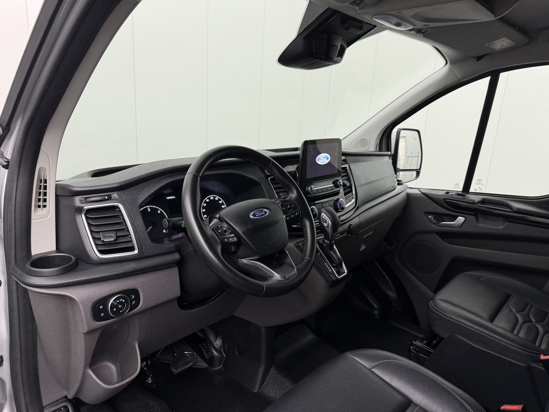 Ford Transit Custom 2.0TDCI Automaat Platinum Edition Dubbel, Auto's, 4 cilinders, Parkeercamera, Diesel, 2044 kg
