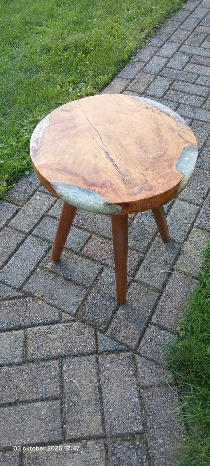 Unieke Boomstam Bijzettafel / Kruk met Epoxy Details, Ophalen, Minder dan 45 cm, Gebruikt, Rond