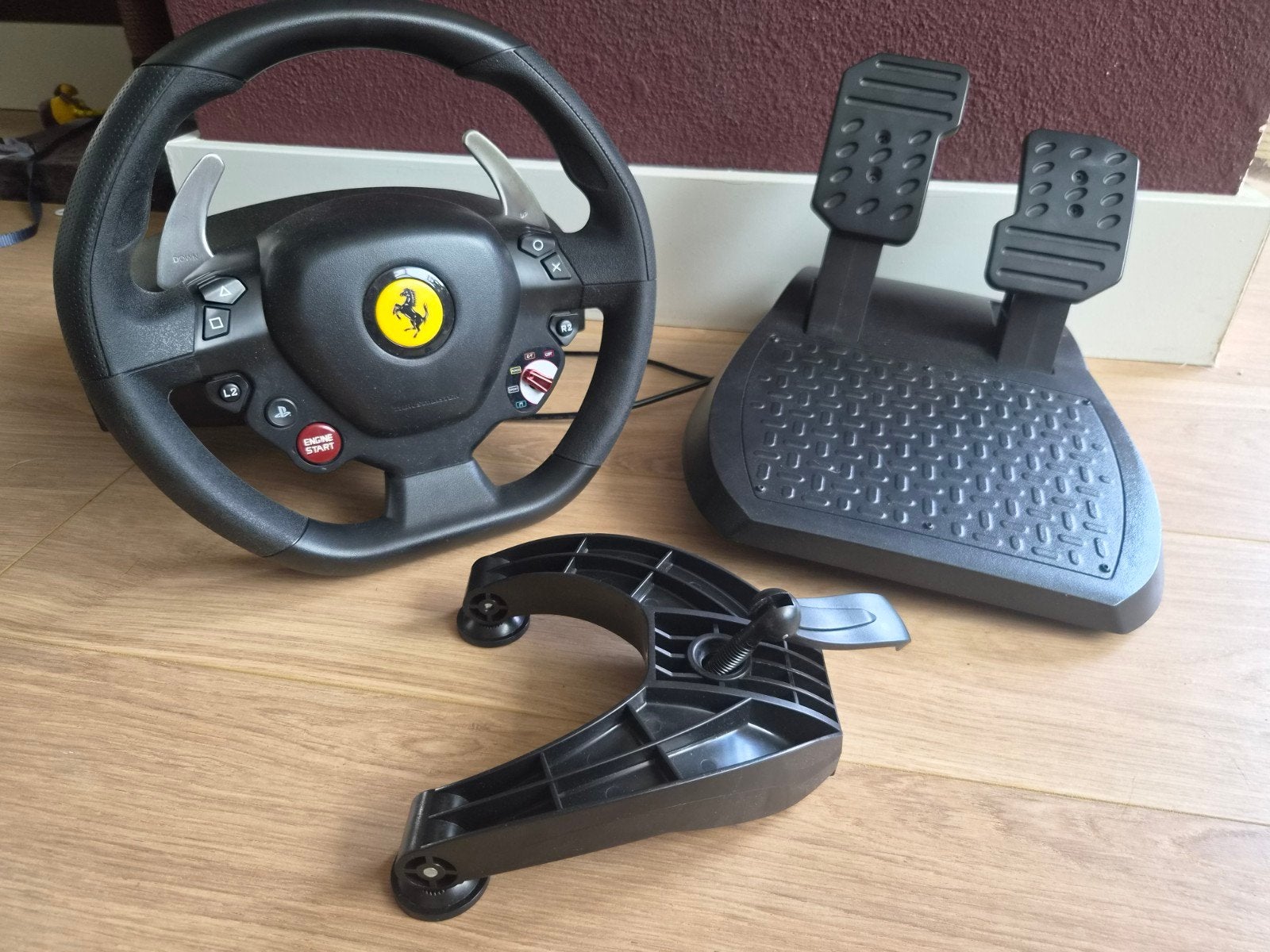 Thrustmaster Ferrari 488 GTB Wheel (PC, PS4, PS5), Ophalen of Verzenden, Zo goed als nieuw, Stuurtje of Sportattribuut