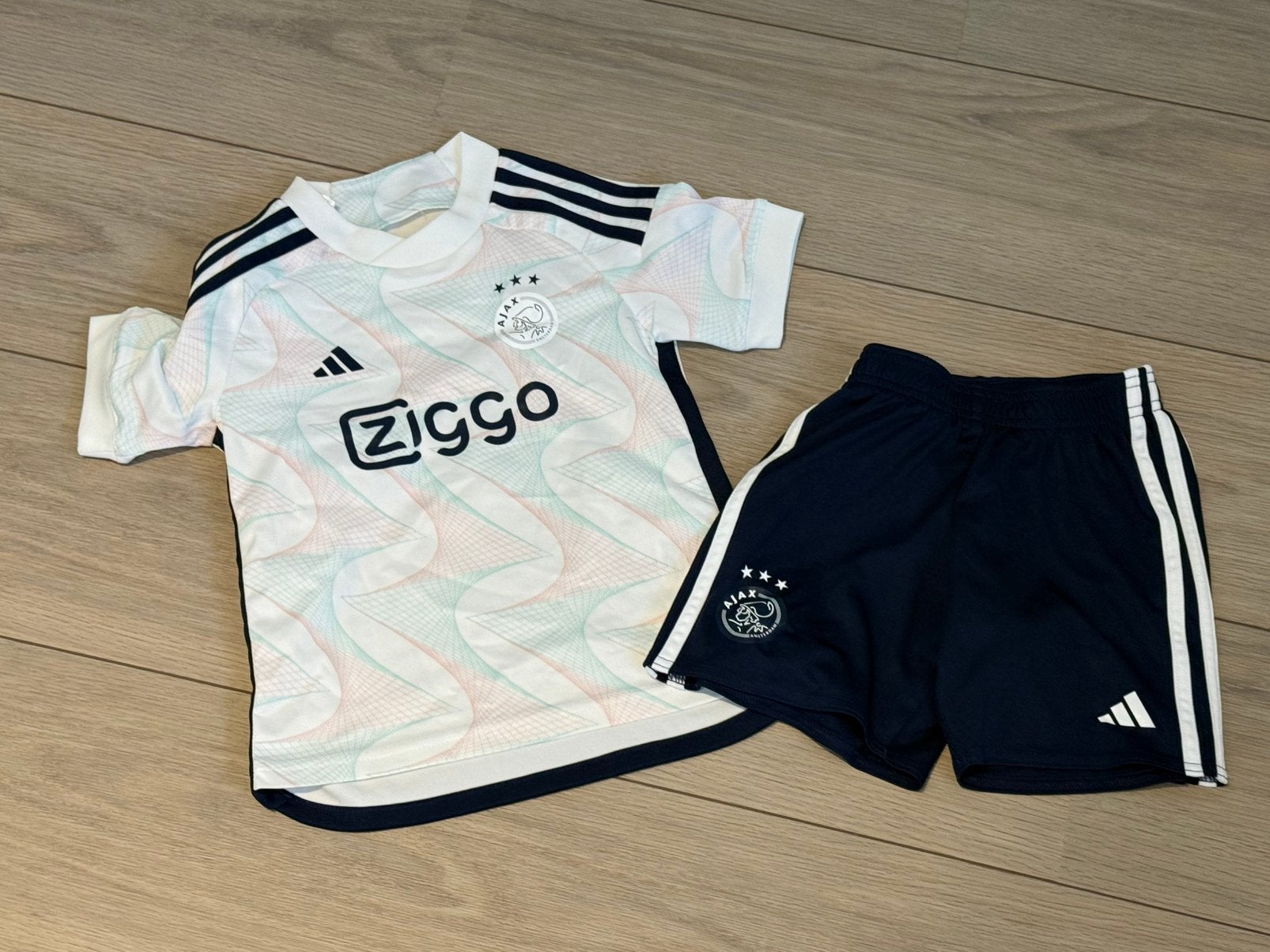 Ajax tennue maat 116, Ophalen of Verzenden, Zo goed als nieuw, Jongen of Meisje, Setje