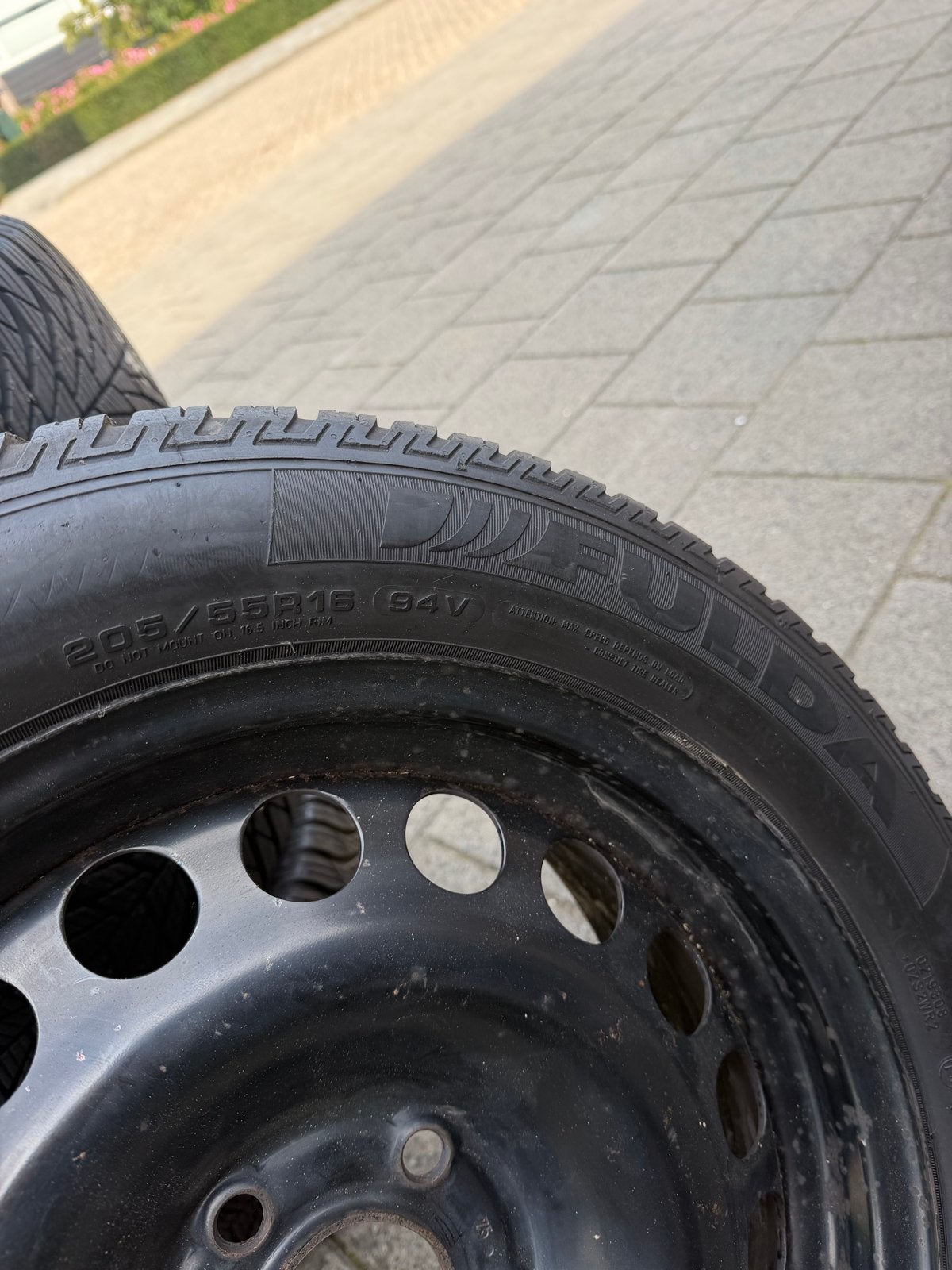 Set Fulda winterbanden 205/55R16 met stalen velgen en bouten, Ophalen, Gebruikt, 16 inch, Banden en Velgen