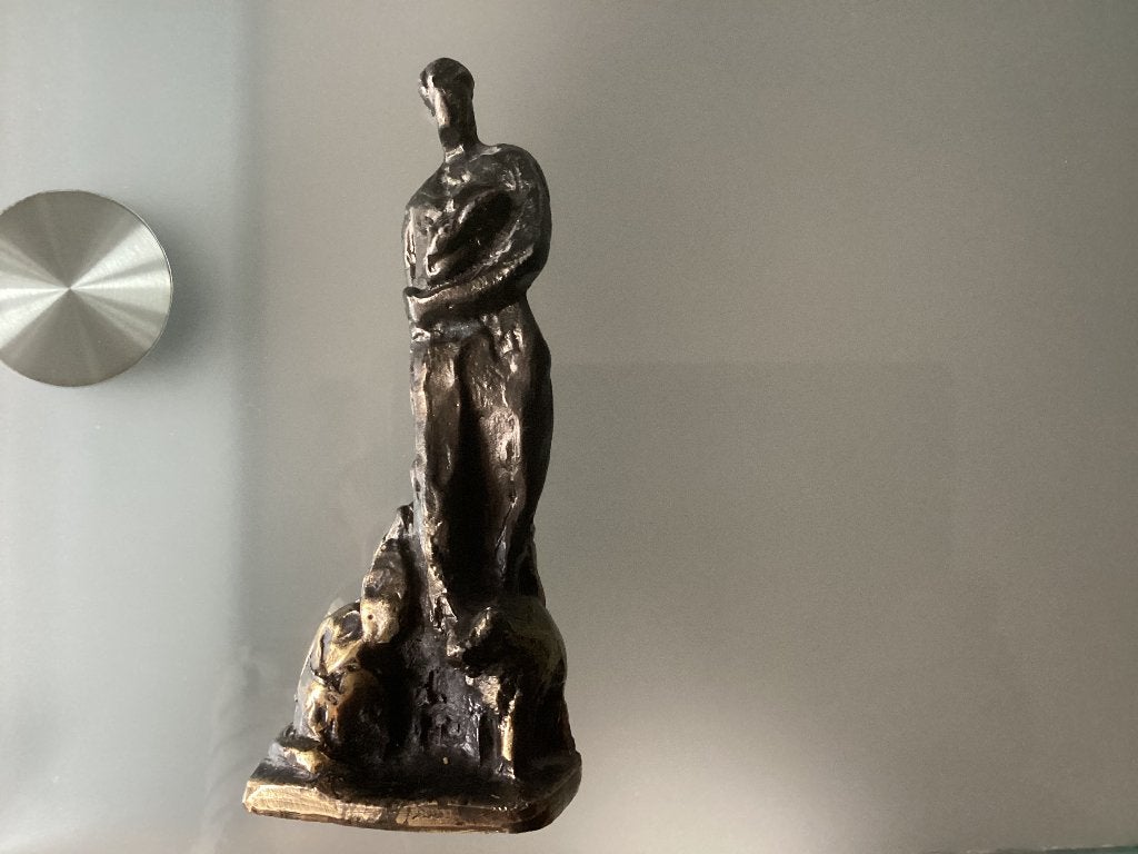 Zwaar massief brons man met hond ,kat en konijn, Ophalen, Brons