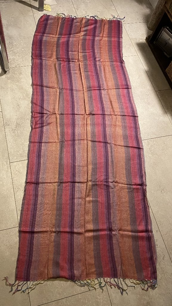 lange dames sjaal met franje, zijde-achtige stof 170 x75 cm., Ophalen of Verzenden, Zo goed als nieuw, Maat 46/48 (XL) of groter