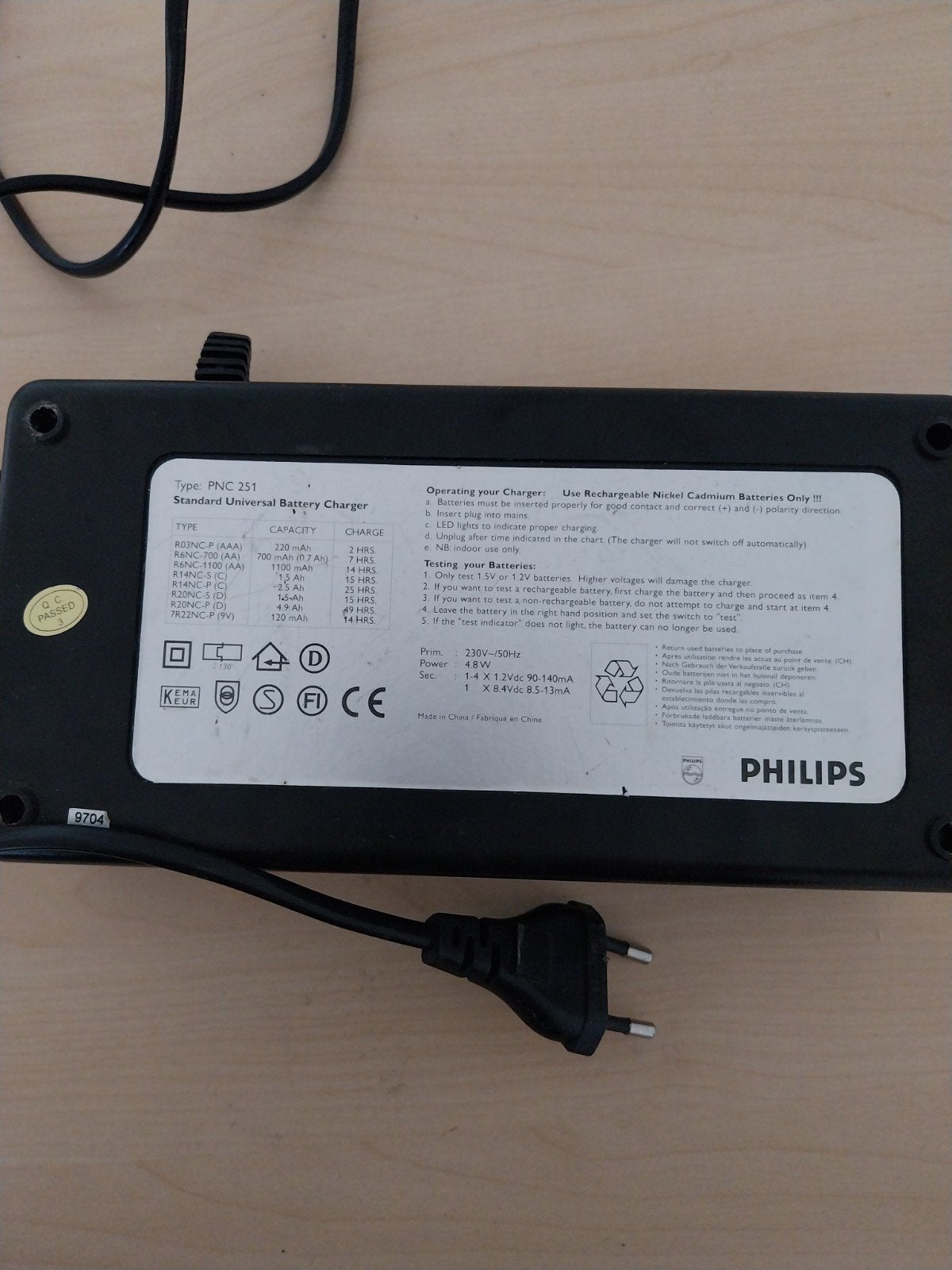 Philips PNC 251 Universele Batterijlader met Tester, Audio, Tv en Foto, Ophalen of Verzenden, Gebruikt