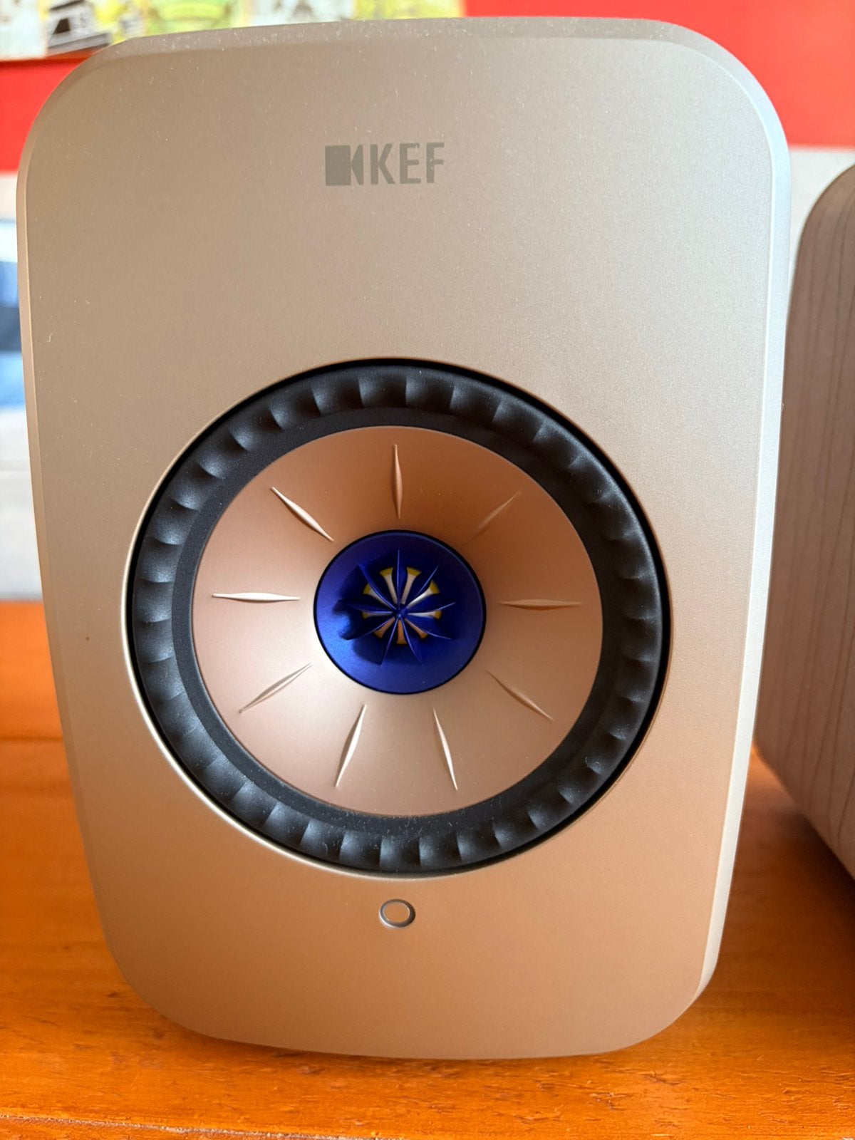 Foto 7 van KEF LSX II Soundwave beige. Nieuwstaat