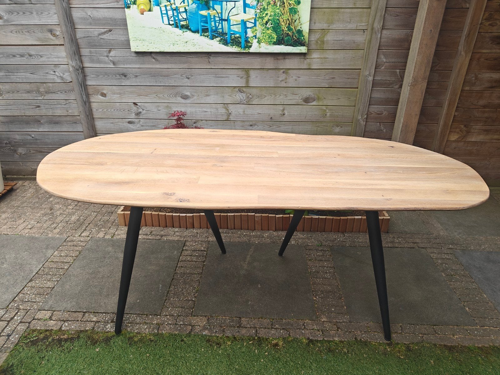 Massief eiken bureau met verjongde randen en stalen poten, Ophalen, Zo goed als nieuw, Hout