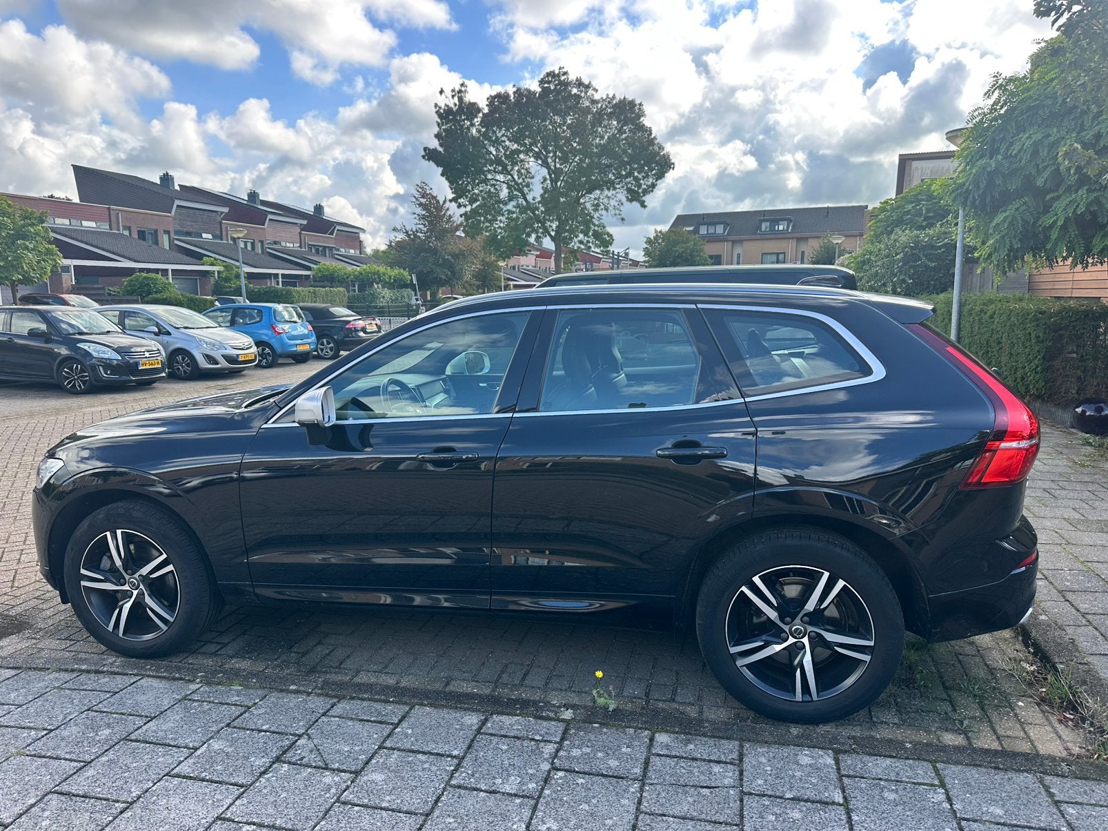 Volvo XC60 T5 R-Design 251pk Autom | Dealeronderh.| Trekhaak, Dealer onderhouden, Stof, 4 cilinders, 1969 cc