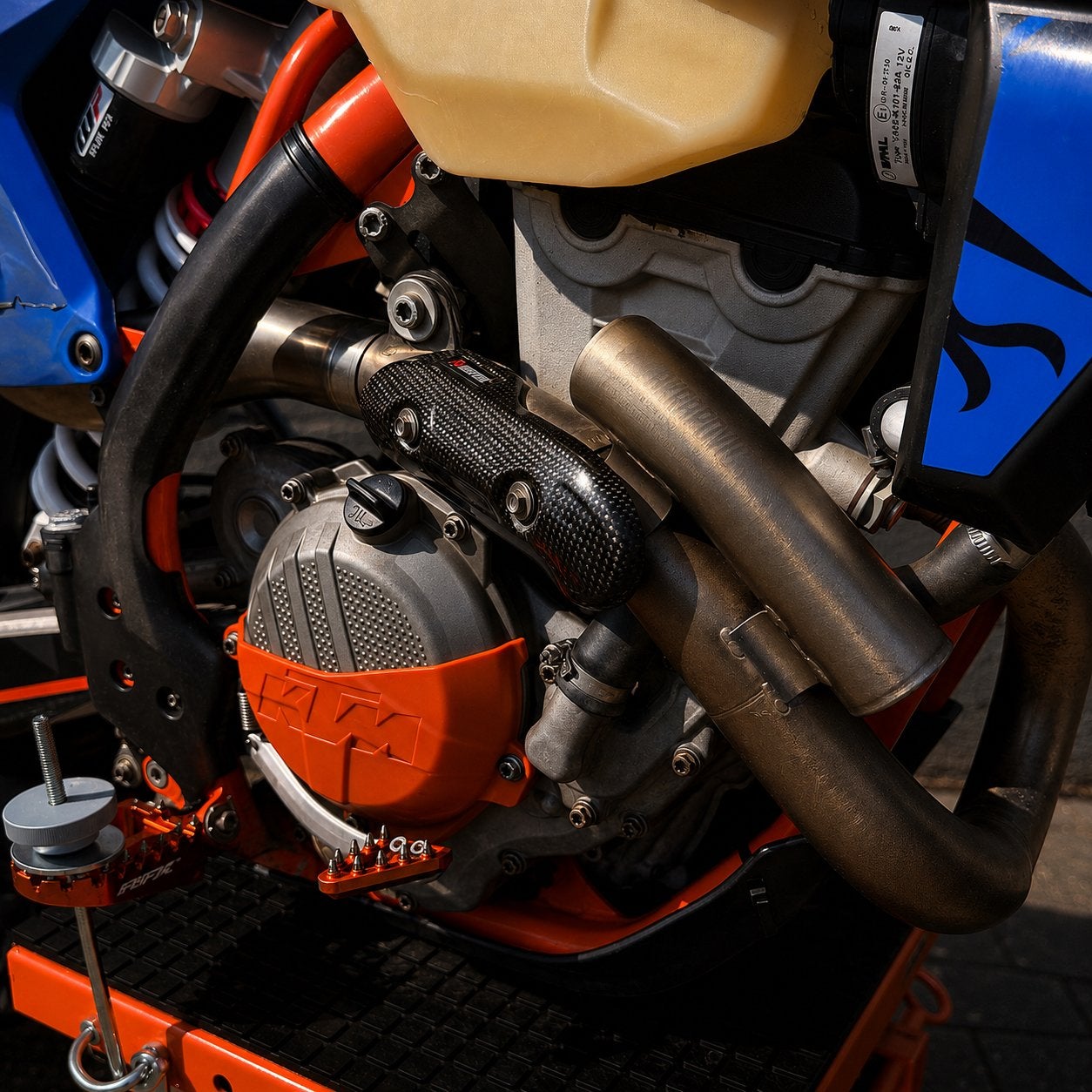KTM 350 EXC-F Six Days 2018 | Akrapovič | 124u | UPGRADES, Motoren, Occasion, Particulier, Enduro, Minimaal motorrijbewijs A2