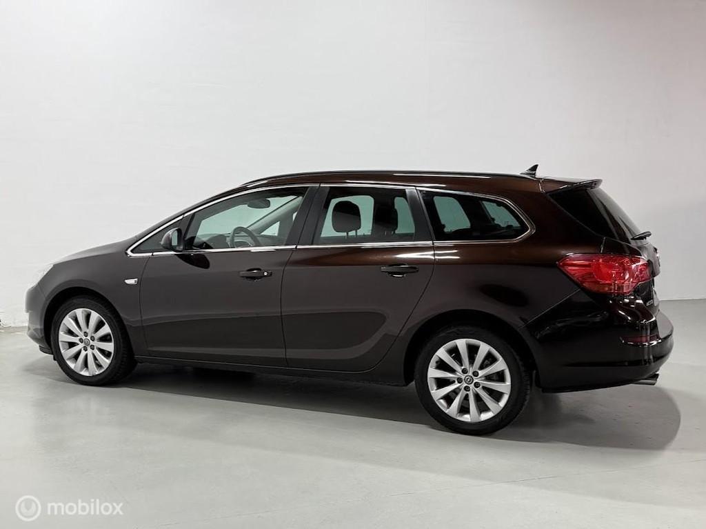 Opel Astra Sports Tourer 1.4 Turbo Sport, Auto's, Voorwielaandrijving, Euro 5, Gebruikt, 4 cilinders