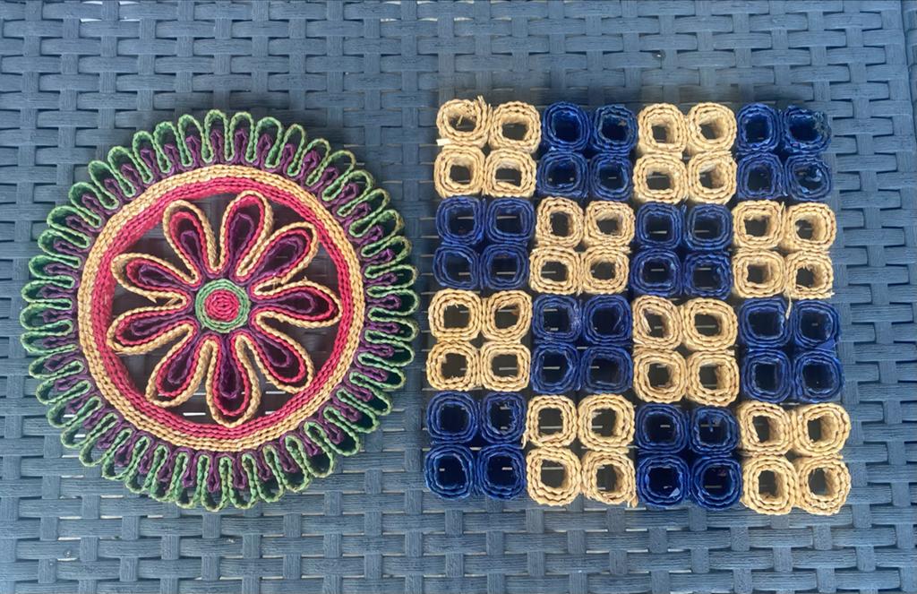 Vintage pannenonderzetters van gevlochten stro of raffia., Overige typen, Ophalen of Verzenden, Meerkleurig, Overige merken