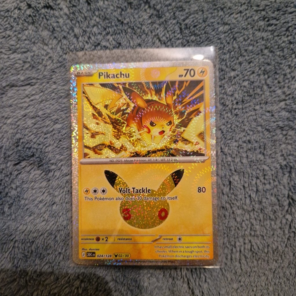 Pikachu 024/128 (02/30) Pokémon 30th Celebration holo, Ophalen of Verzenden, Zo goed als nieuw, Losse kaart, Foil