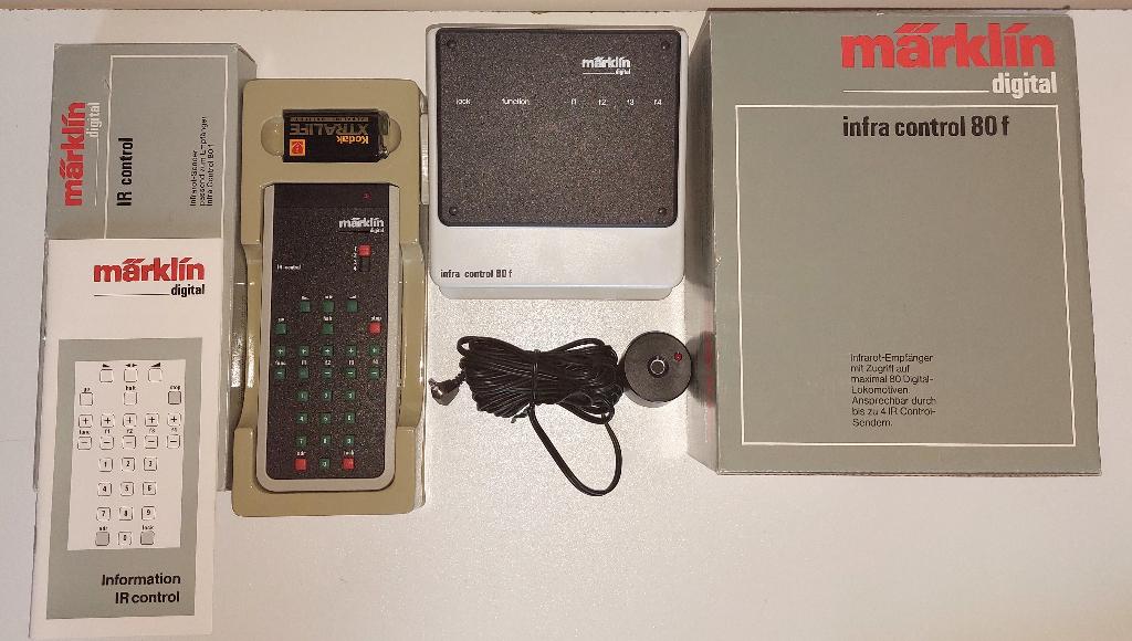 Marklin 6070/6071 Infra Control 80 f + IR-afstandsbediening, Hobby en Vrije tijd, Modeltreinen | H0, Ophalen of Verzenden, Zo goed als nieuw