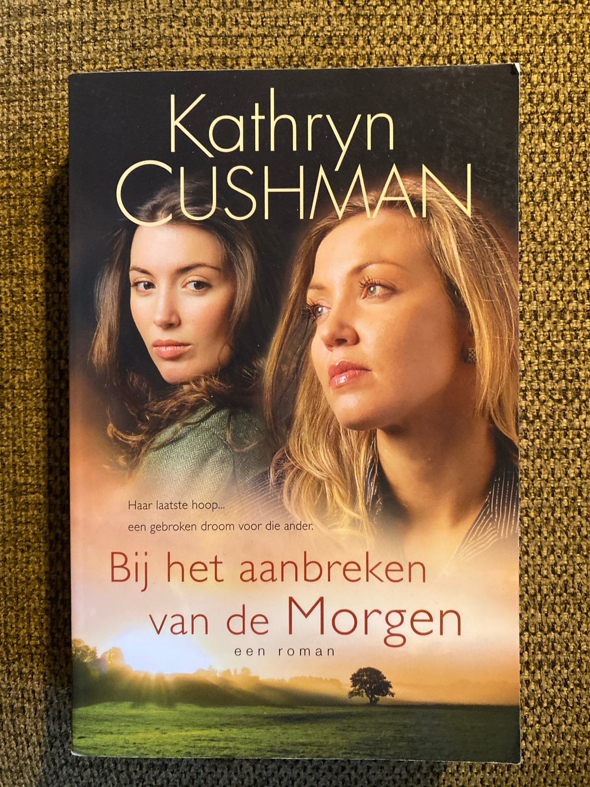 K. Cushman - Bij het aanbreken van de morgen, Ophalen of Verzenden, Zo goed als nieuw, K. Cushman