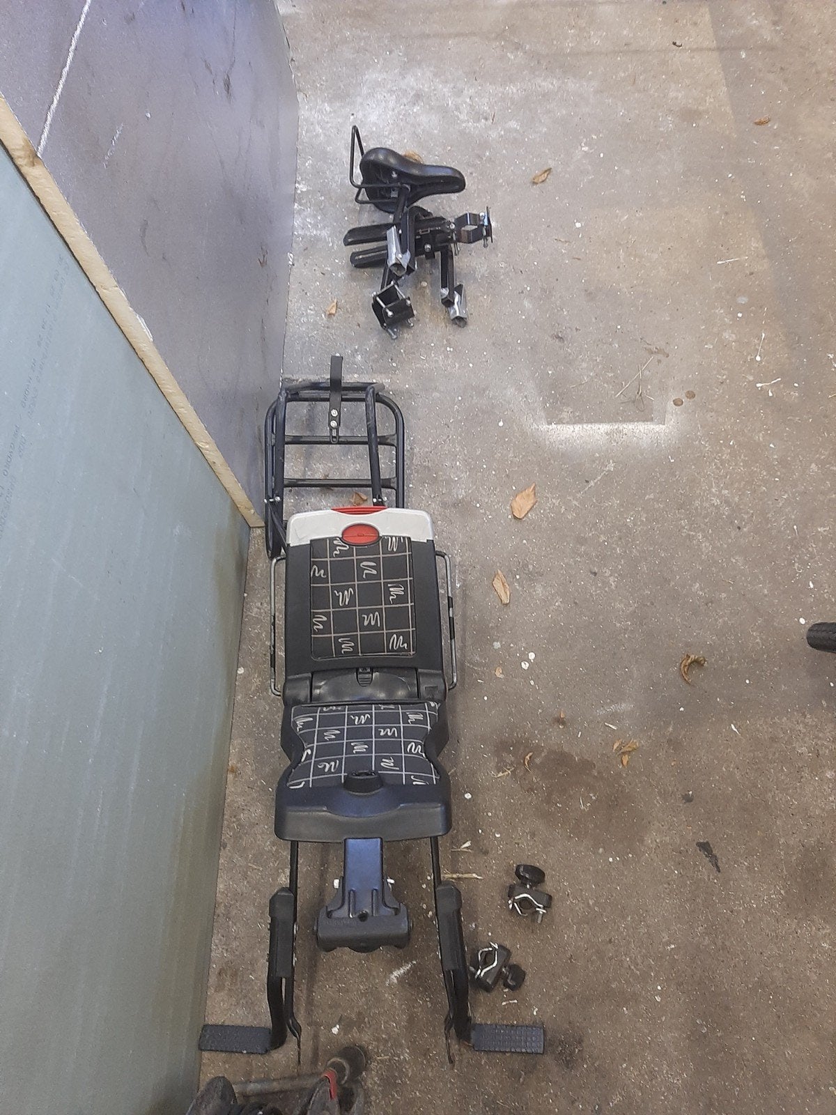 Bobike fietsstoeltjes (voor & achter) + voordrager, Fietsen en Brommers, Ophalen, Gebruikt, Voetsteuntjes