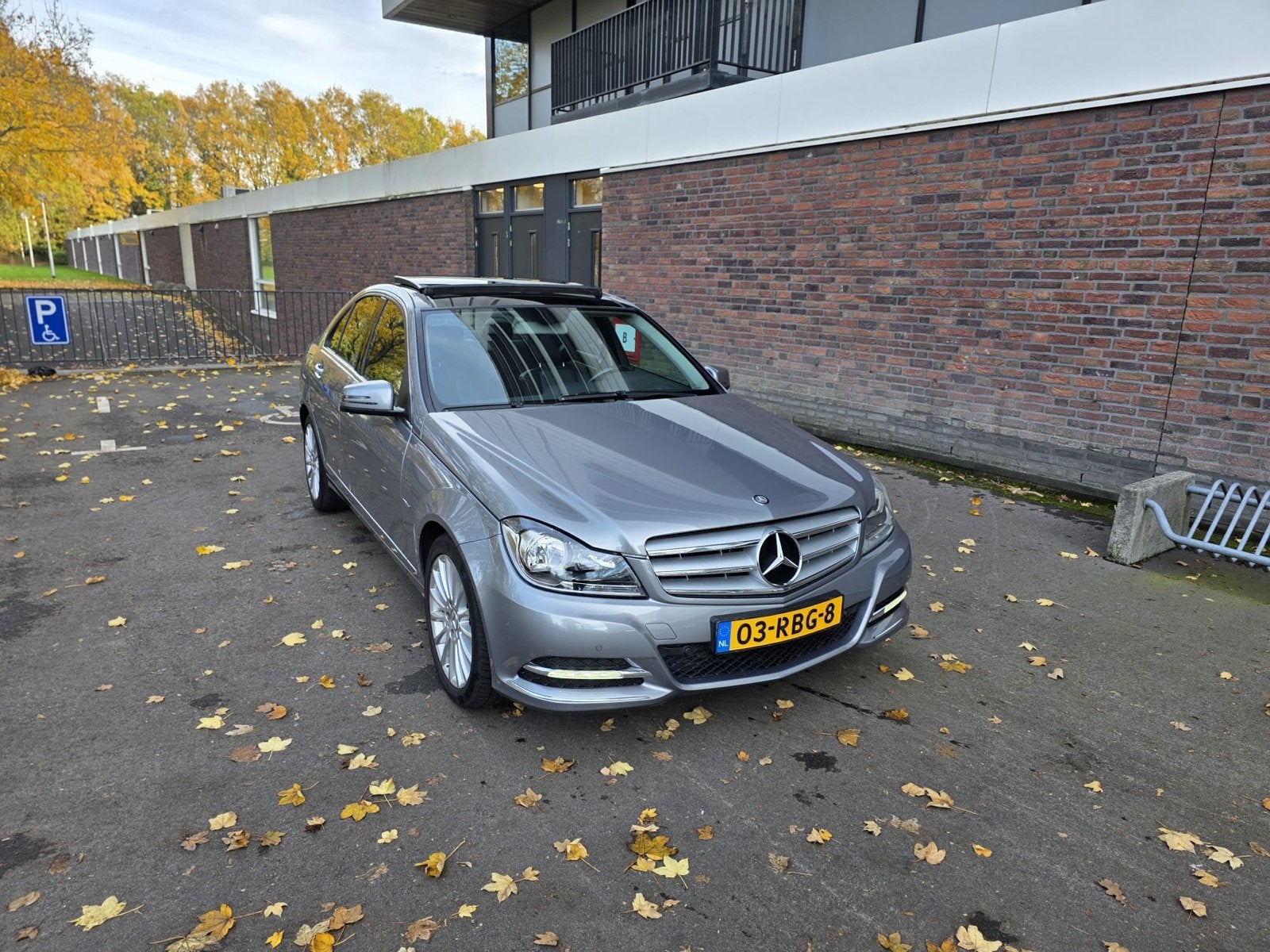 Mercedes-Benz C-Klasse 1.8 C180 CGI Sedan 2011 Grijs, Auto's, Voorwielaandrijving, 1380 kg, 1800 kg, 1796 cc