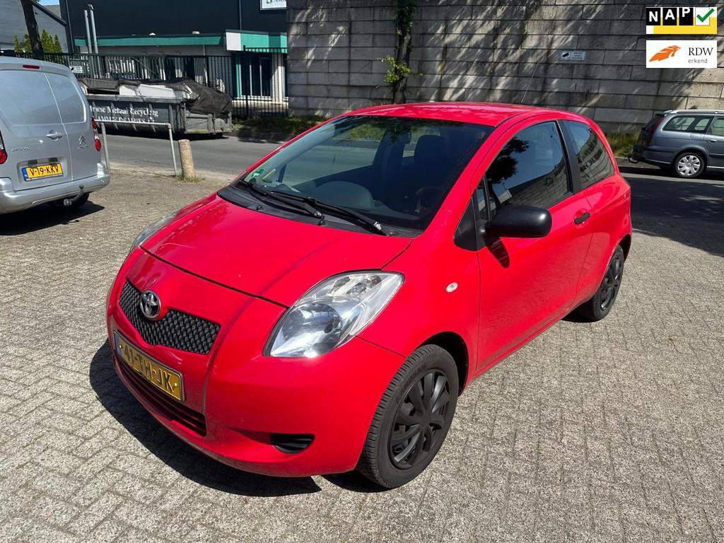Toyota Yaris 1.0 VVTi Terra AIRCO *apk:10-2026*, Auto's, Toyota, Voorwielaandrijving, 750 kg, Emergency brake assist, Origineel Nederlands