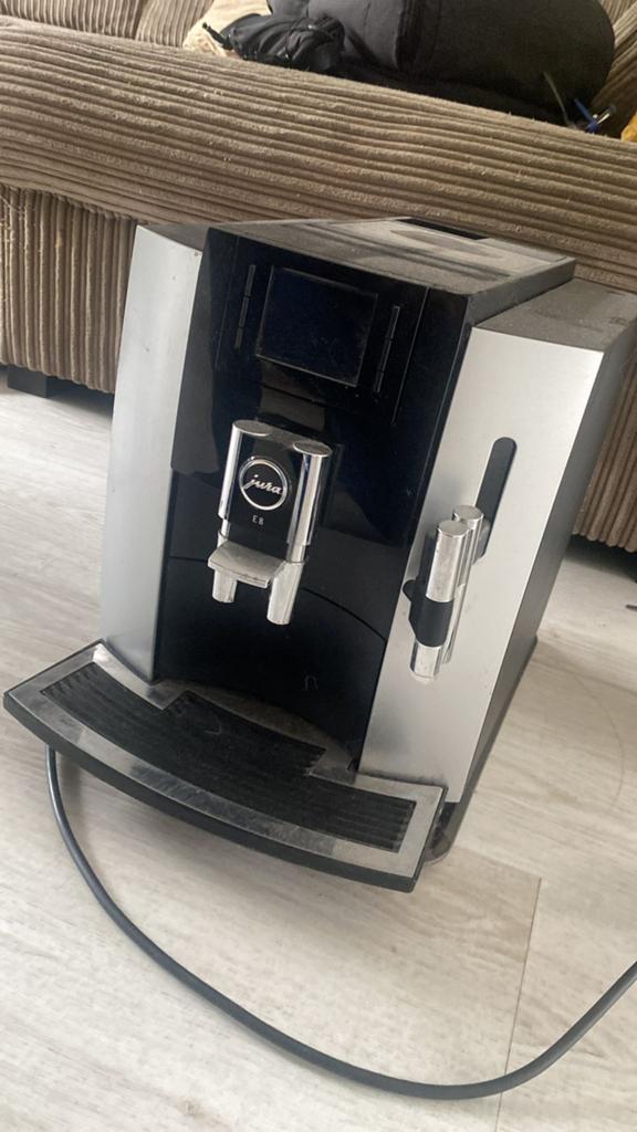 Jura E8 koffie machine, 10 kopjes of meer, Ophalen, Koffiemachine