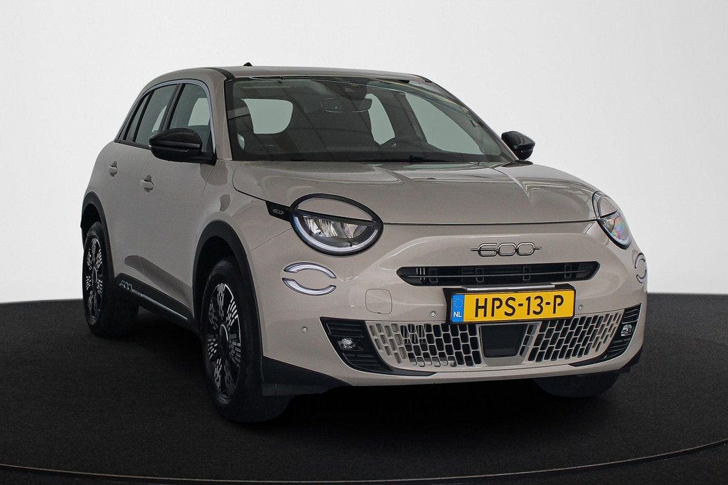Fiat 600 1.2 Hybrid Urban Stoelverwarming Keyless Camera App, Auto's, Fiat, Stof, Gebruikt, 1199 cc, 620 kg