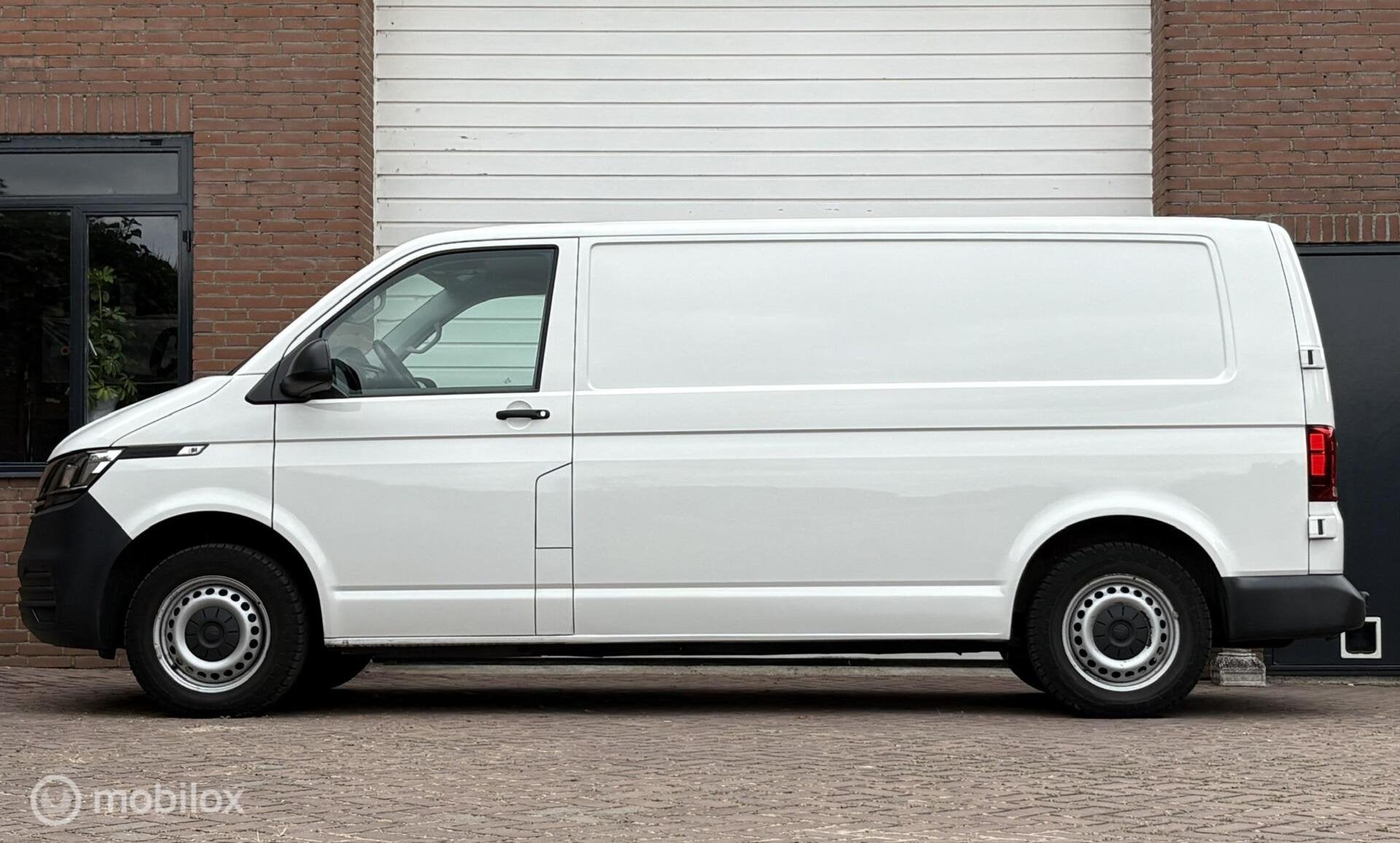 Volkswagen Transporter 2.0 TDI L2H1 Airco Carplay Trekh Came, Gebruikt, Euro 6, 4 cilinders, Met garantie (alle)