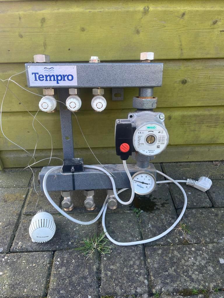 Tempro vloerverwarmingsverdeler met Wilo pomp, Ophalen, 30 tot 80 cm, Gebruikt, Overige typen