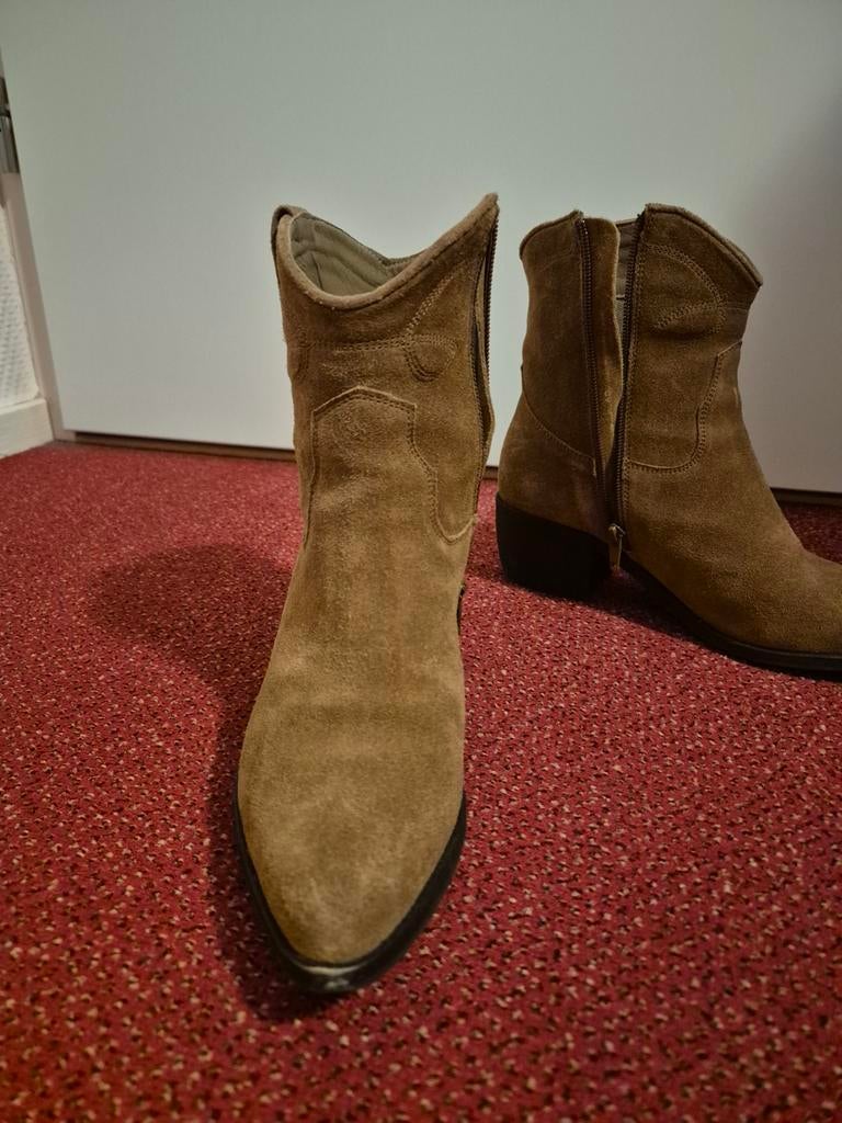 Cellini Western Laarsjes Suede Maat 39 ZGAN, Ophalen, Bruin, Zo goed als nieuw, Lage of Enkellaarzen