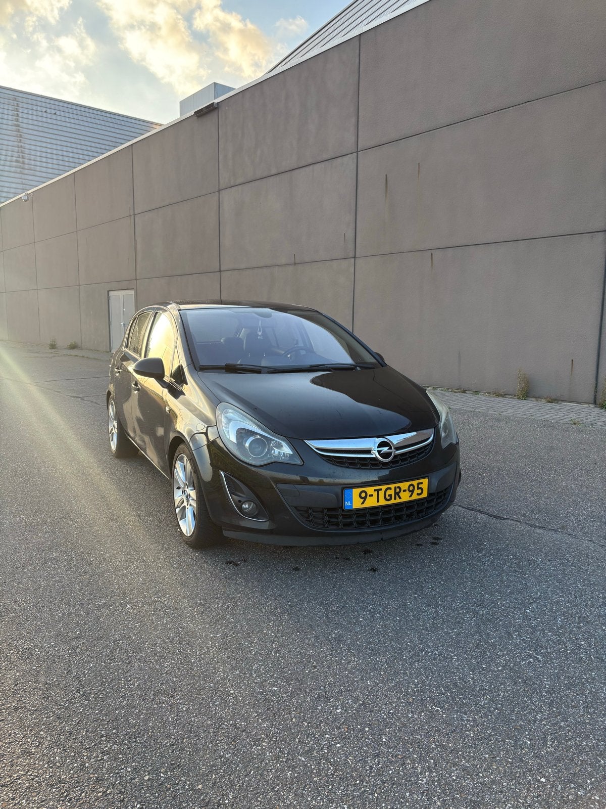 Opel Corsa 1.4 16V 5D 2014 Zwart, Voorwielaandrijving, 1398 cc, 4 cilinders, Leder en Stof