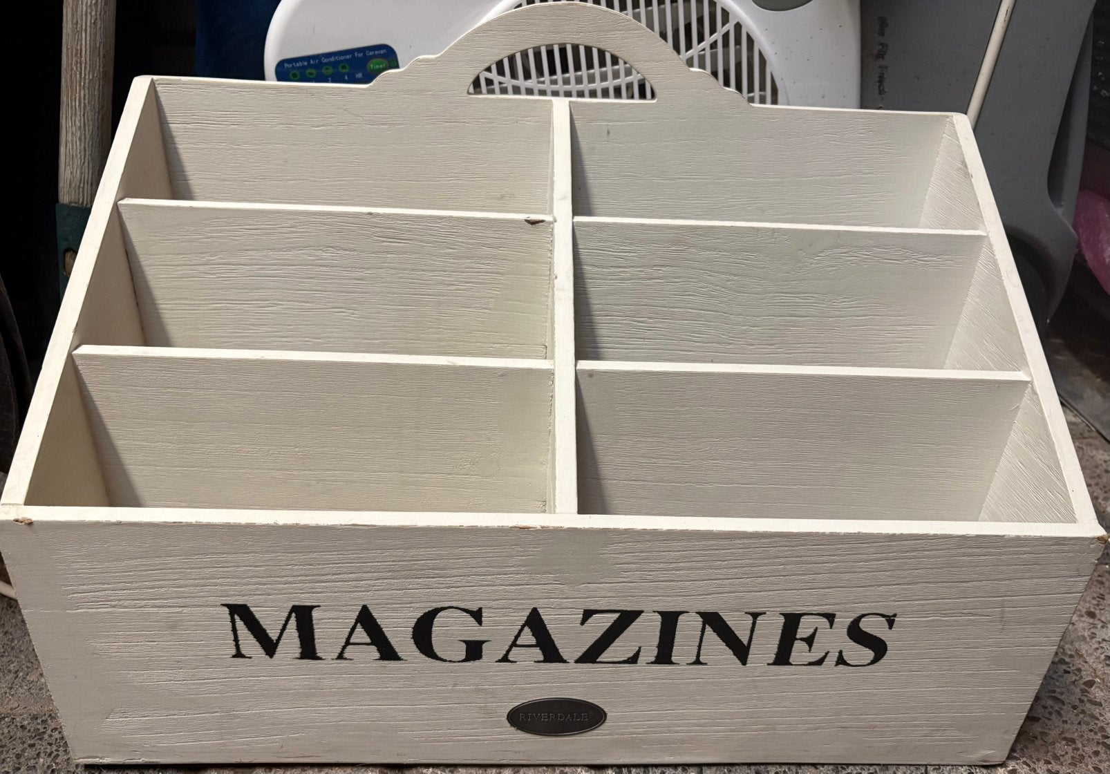 Houten tijdschriftenrek van Riverdale met 6 vakken - Wit, Huis en Inrichting, Woonaccessoires | Krantenbakken en Lectuurbakken