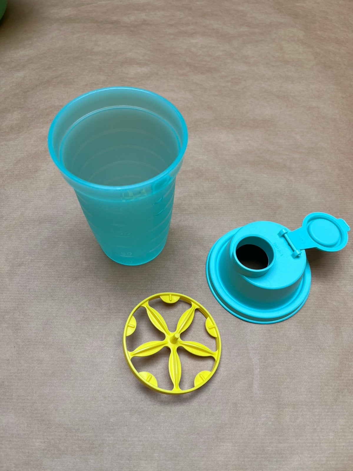 Tupperware shaker 250 ml, Ophalen of Verzenden, Zo goed als nieuw