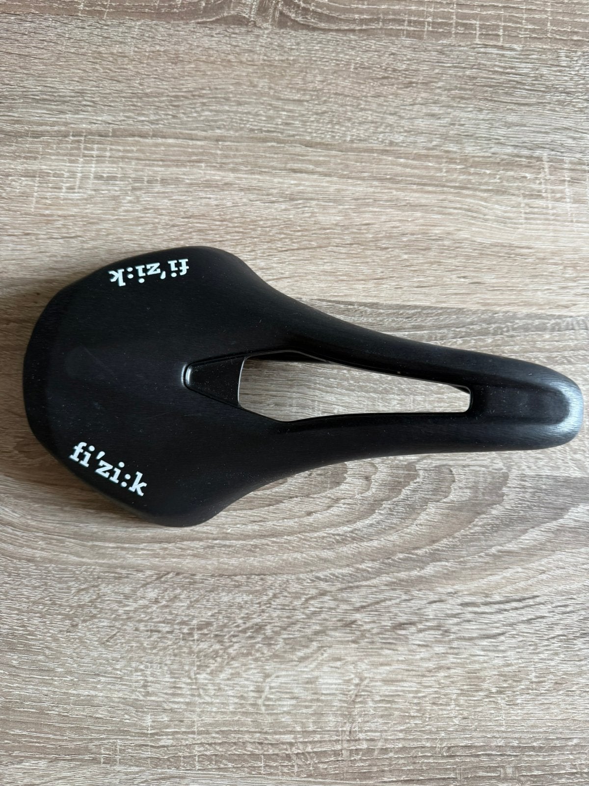Fizik vento argo R1 light zadel 150mm breed, Ophalen, Zo goed als nieuw, Zadel, Racefiets