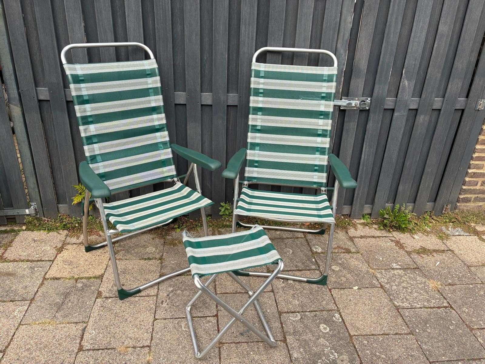 2 verstelbare campingstoelen en krukje, Tuin en Terras, Ophalen, Gebruikt, Aluminium, Inklapbaar