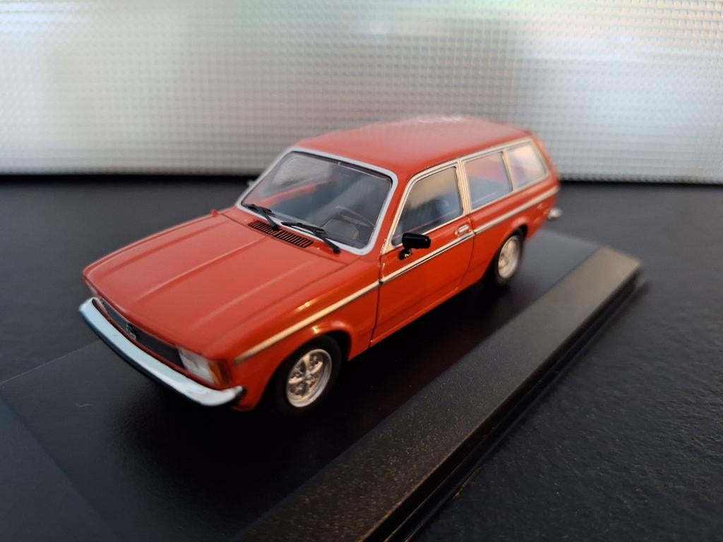 Opel Kadett C Caravan 1978 Schaal 1:43, Nieuw, Ophalen of Verzenden, Maxichamps, Maxichamps