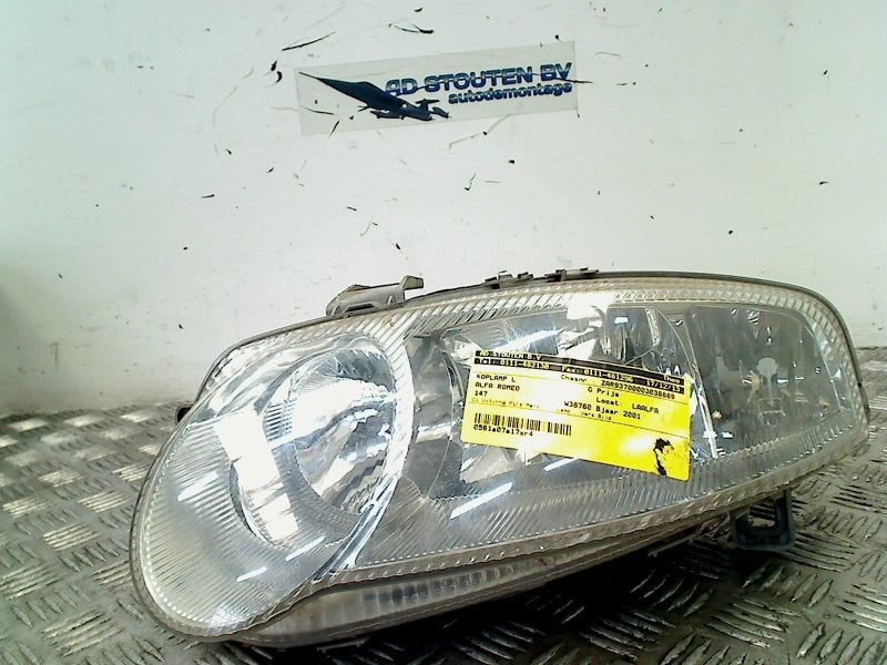 Koplamp Links Alfa Romeo 147 (937) (2000-10/2004-06), Stellantis Europe S.p.A, Gebruikt, IPC D1-09 Bahnhofsplatz, Rüsselsheim am Main 65423, , Duitsland