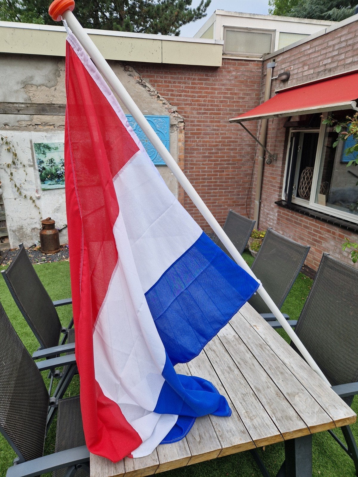 Nederlandse vlag met stok, Diversen, Ophalen, Zo goed als nieuw