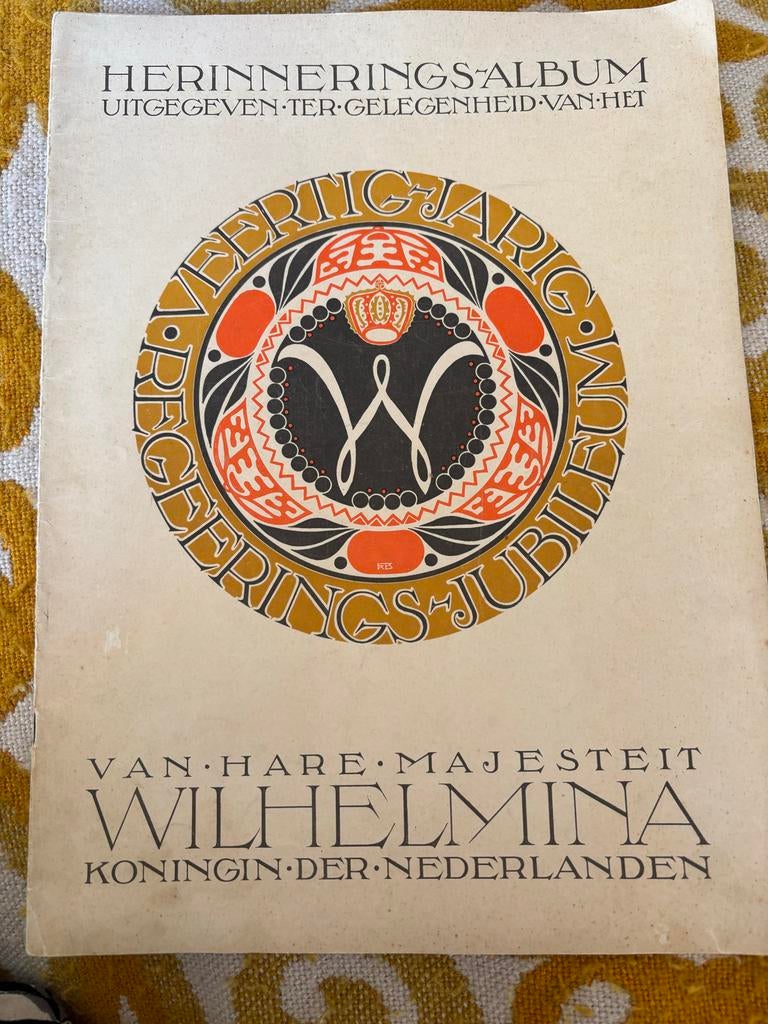 Herinneringsalbum 40-jarig Regeringsjubileum Wilhelmina, Ophalen of Verzenden, 20e eeuw of later, Zo goed als nieuw