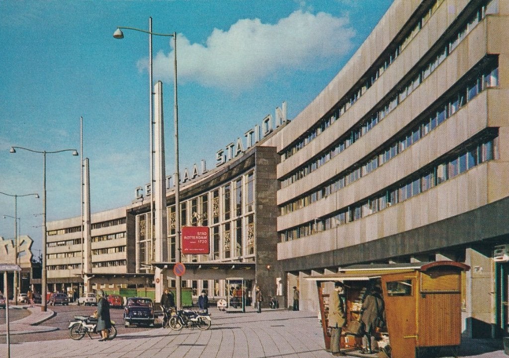 753P Rotterdam Centraal Station, kraampje straathandel, Ophalen of Verzenden, 1960 tot 1980, Ongelopen, Zuid-Holland