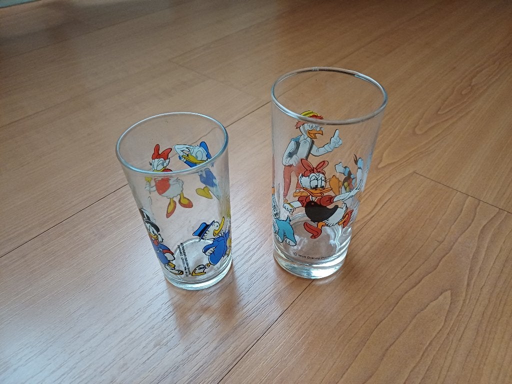 2 vintage Donald Duck glazen Disney & Marne mosterd jaren 90, Verzamelen, Ophalen of Verzenden, Overige figuren, Zo goed als nieuw