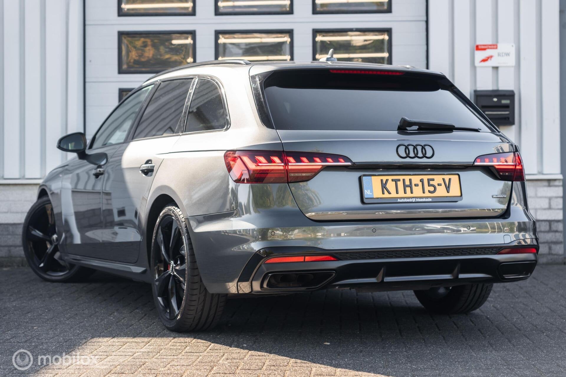 Foto 4 van Audi A4 Avant 45 TDI Quattro Edition S-Line Matrix Virtual