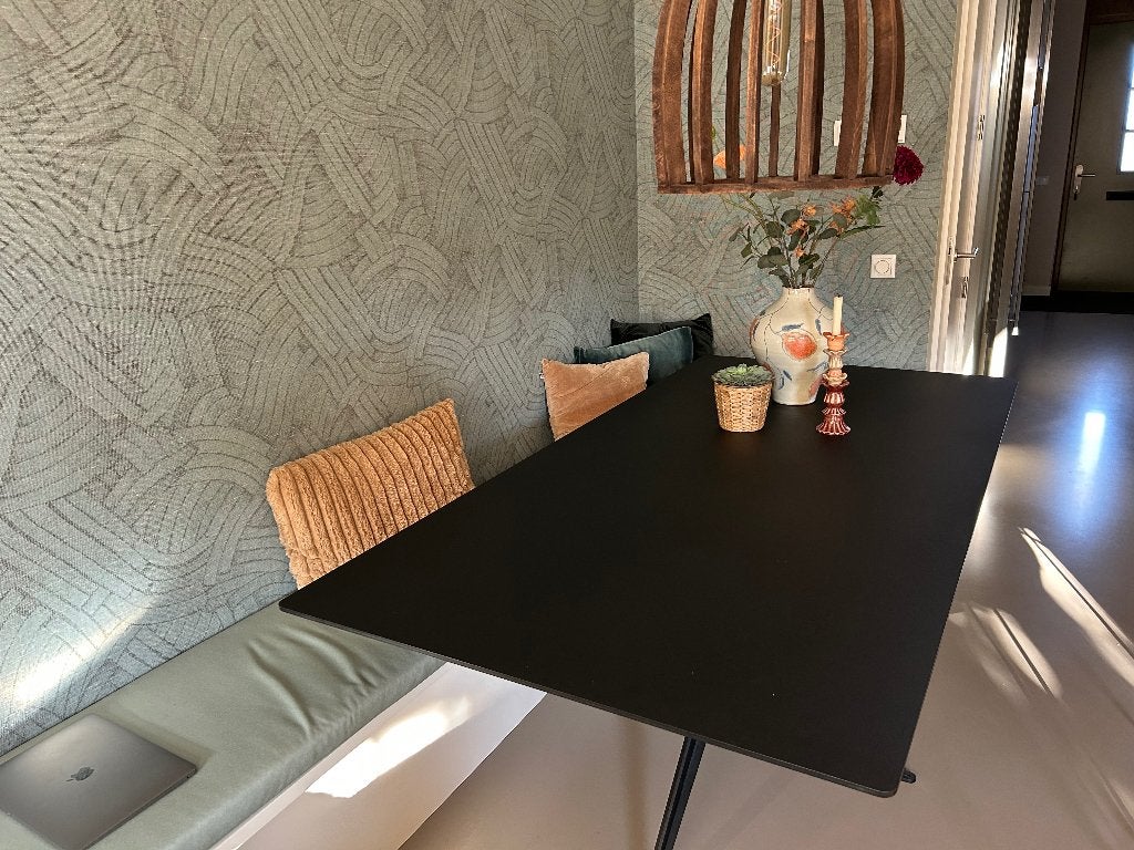 Mat zwarte eettafel Invincible (Goosses meubelen), Ophalen, Overige materialen, Gebruikt, 100 tot 150 cm