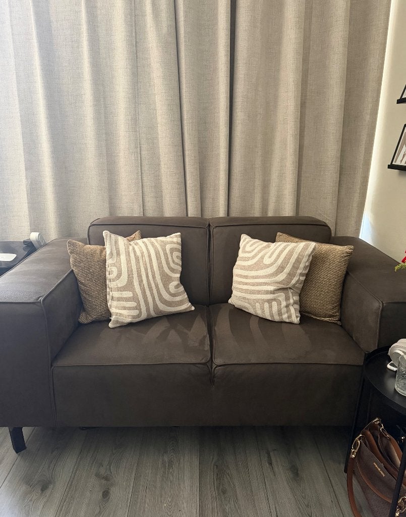 Mooie 1,5 zits donkerbruin suede, Huis en Inrichting, Ophalen, 150 tot 200 cm, Tweepersoons, 75 tot 100 cm