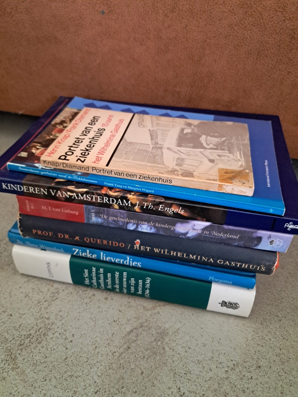 Diverse boeken over de geschiedenis van de gezondheidszorg, Ophalen, 20e eeuw of later, Gelezen, Henri Knap, Frank Diamand, J. Th. Engels, M. I. van Lieburg