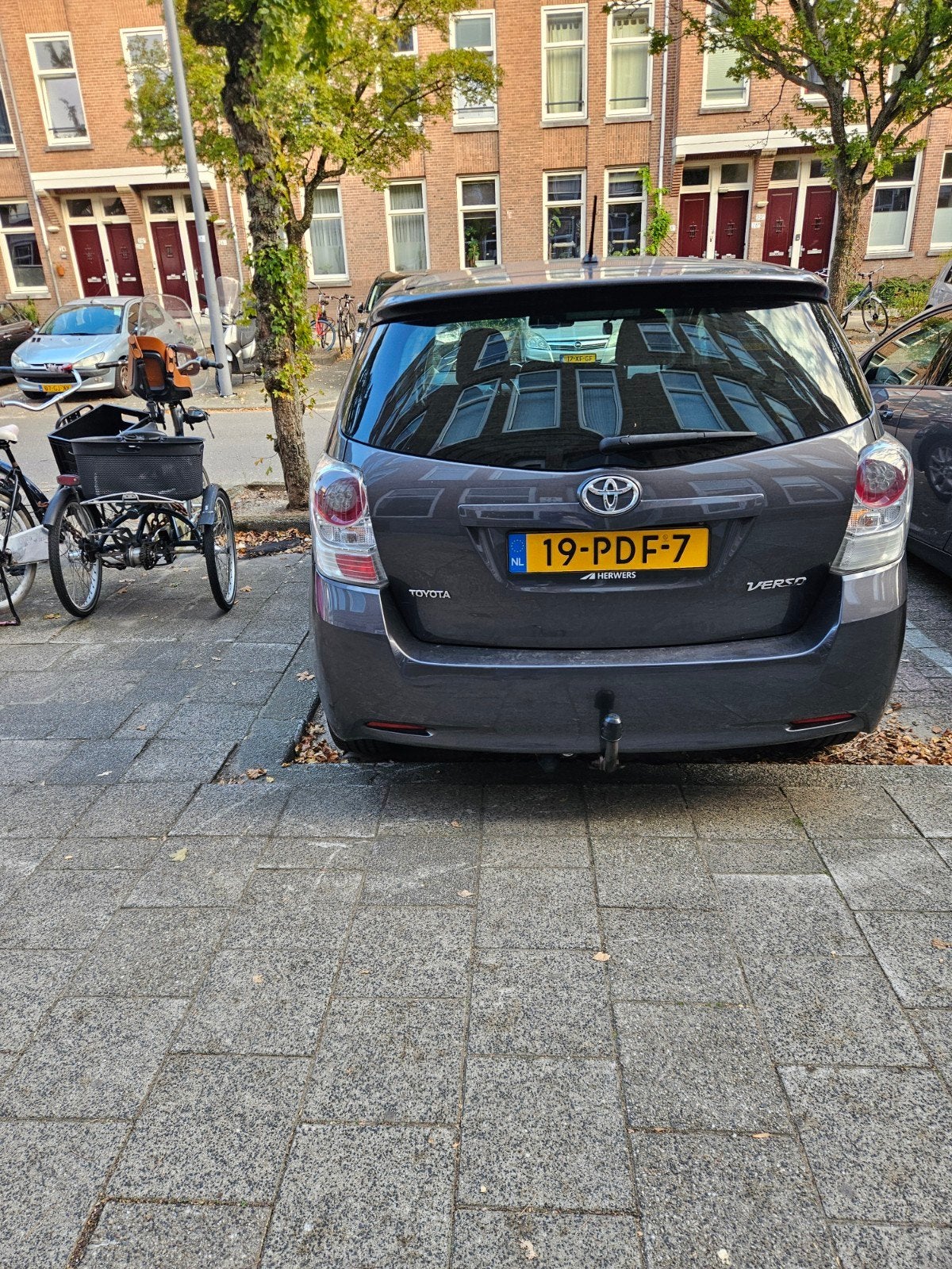 Toyota Verso 1.8 Vvti 7P 2011 Grijs, Voorwielaandrijving, 450 kg, 4 cilinders, 7 stoelen