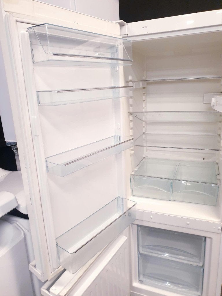 koelvries combinatie Miele 160cm hoog INC GARANTIE, Ophalen, 200 liter of meer, Met aparte vriezer, 160 cm of meer