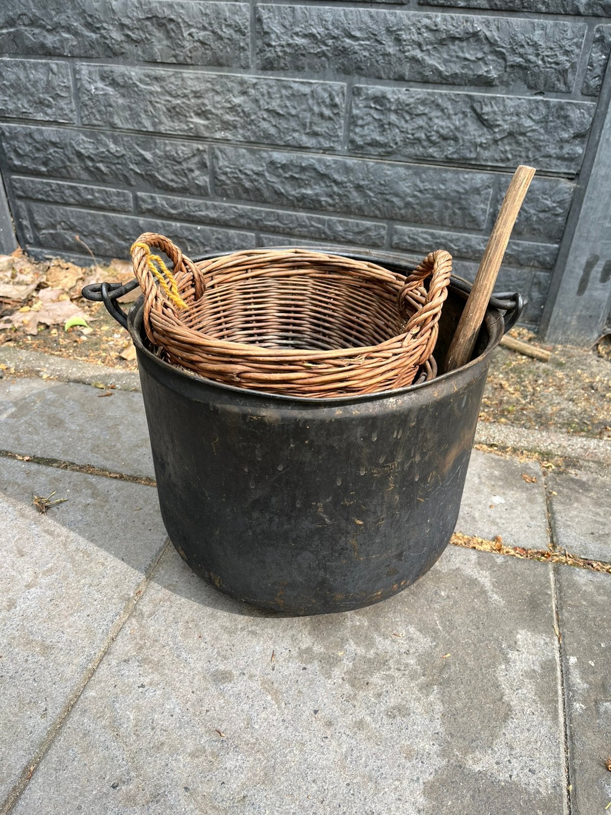 Koperen verfketel, Ophalen