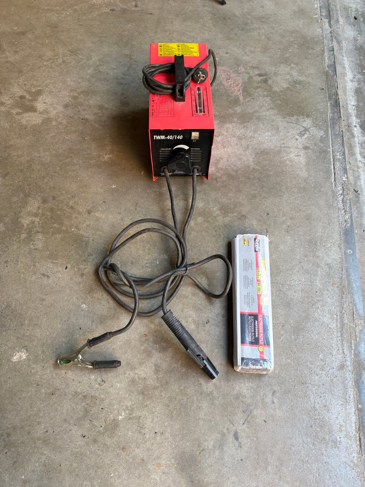 Stuba Craft TWM-40/140 lasapparaat met elektroden, Ophalen, Gebruikt, 150 tot 250 ampère, Elektroden