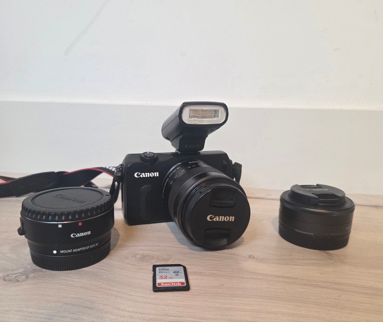 Canon EOS M systeemcamera complete set, Ophalen, Canon, 18 megapixels, Geheugenkaart