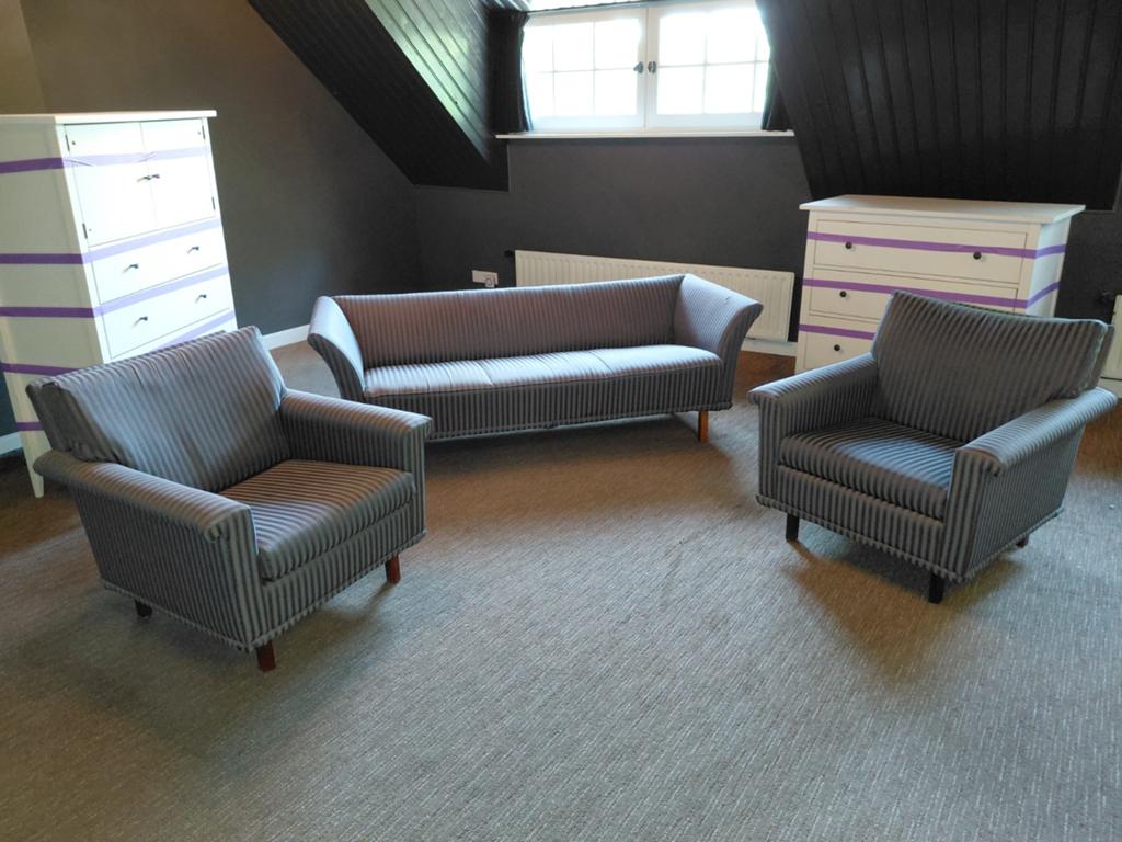 TEAB: set van stijlvolle gestreepte bank en 2 fauteuils, Huis en Inrichting, Banken | Bankstellen, Ophalen, Gebruikt, Klassiek, Tijdloos, Modern