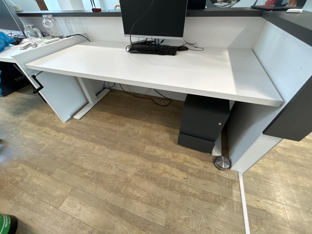 Versteldbaar bureau, Ophalen, Gebruikt